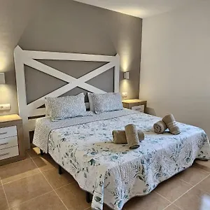 casa-mari-y-jos-con-grandes-piscinas-y-wifi-gratis-c28.hotelsfuerteventura.org/